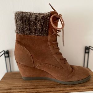 Brown winter bootie heel